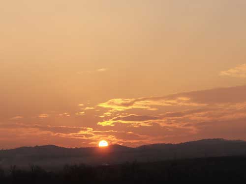 Foto Rasarit in Tara Chioarului (c) Petru Goja
